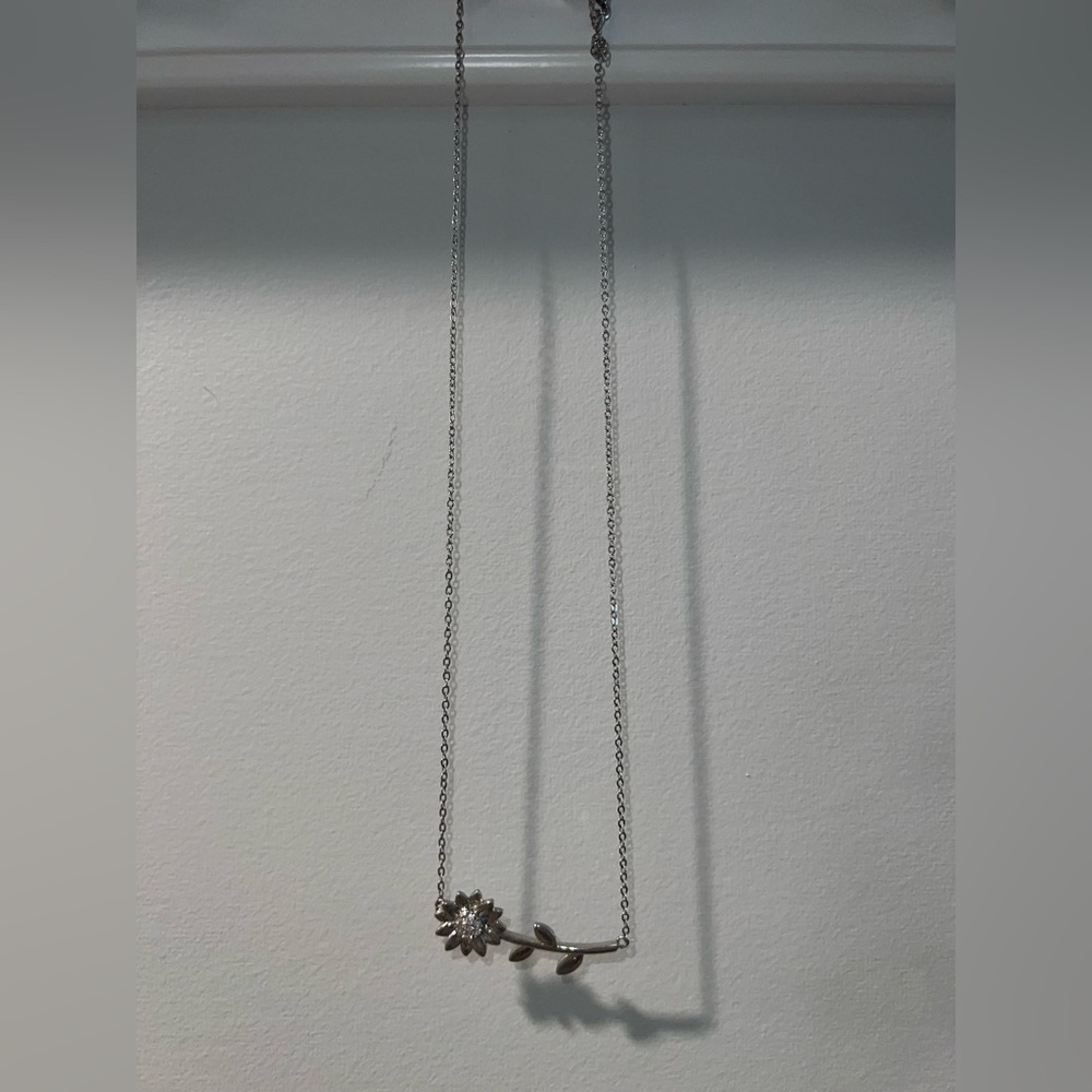 Cute sunflower necklace